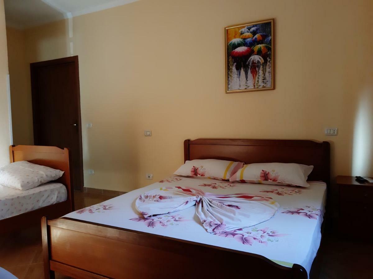 Amras House Hotel Durres Ngoại thất bức ảnh